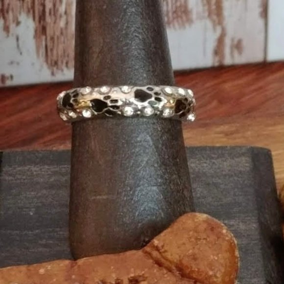Jewelry - Paw Print Crystal Ring